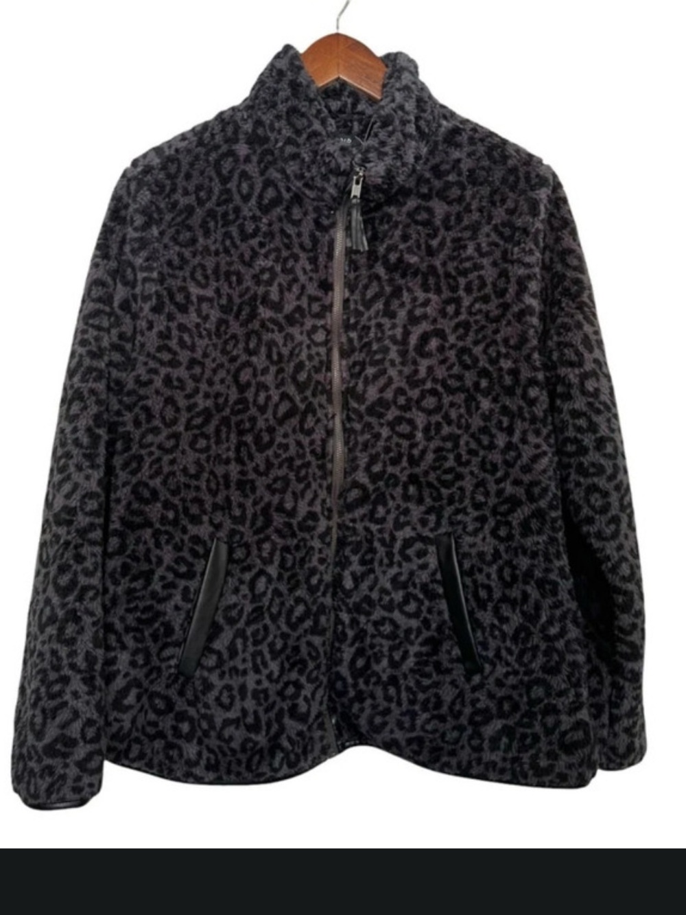 Torrid Women's NWT Gray Faux Shearling size 3